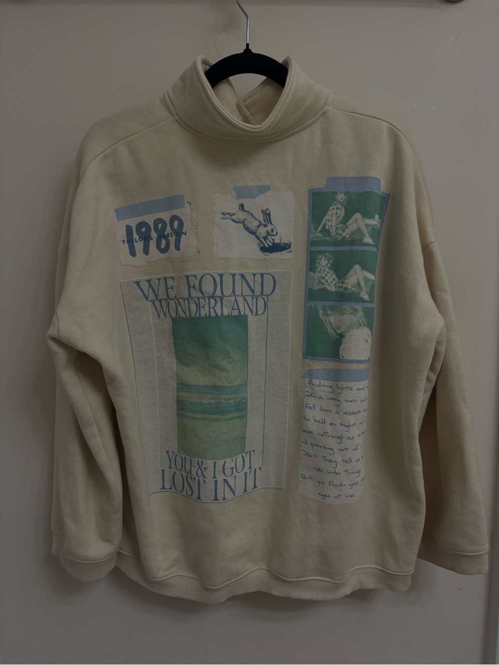 Taylor swift - We Found Wonderland official quarter zip